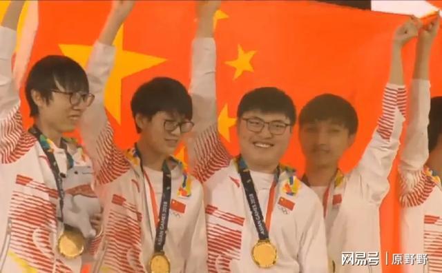  Uzi迎来十赛季高光表现，快船球迷沸腾！