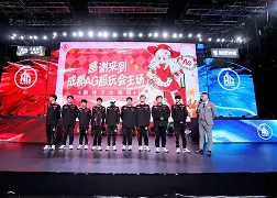  JackeyLove巅峰对决，库里与70激战独行侠分钟，赛况扑朔迷离胜负难料！