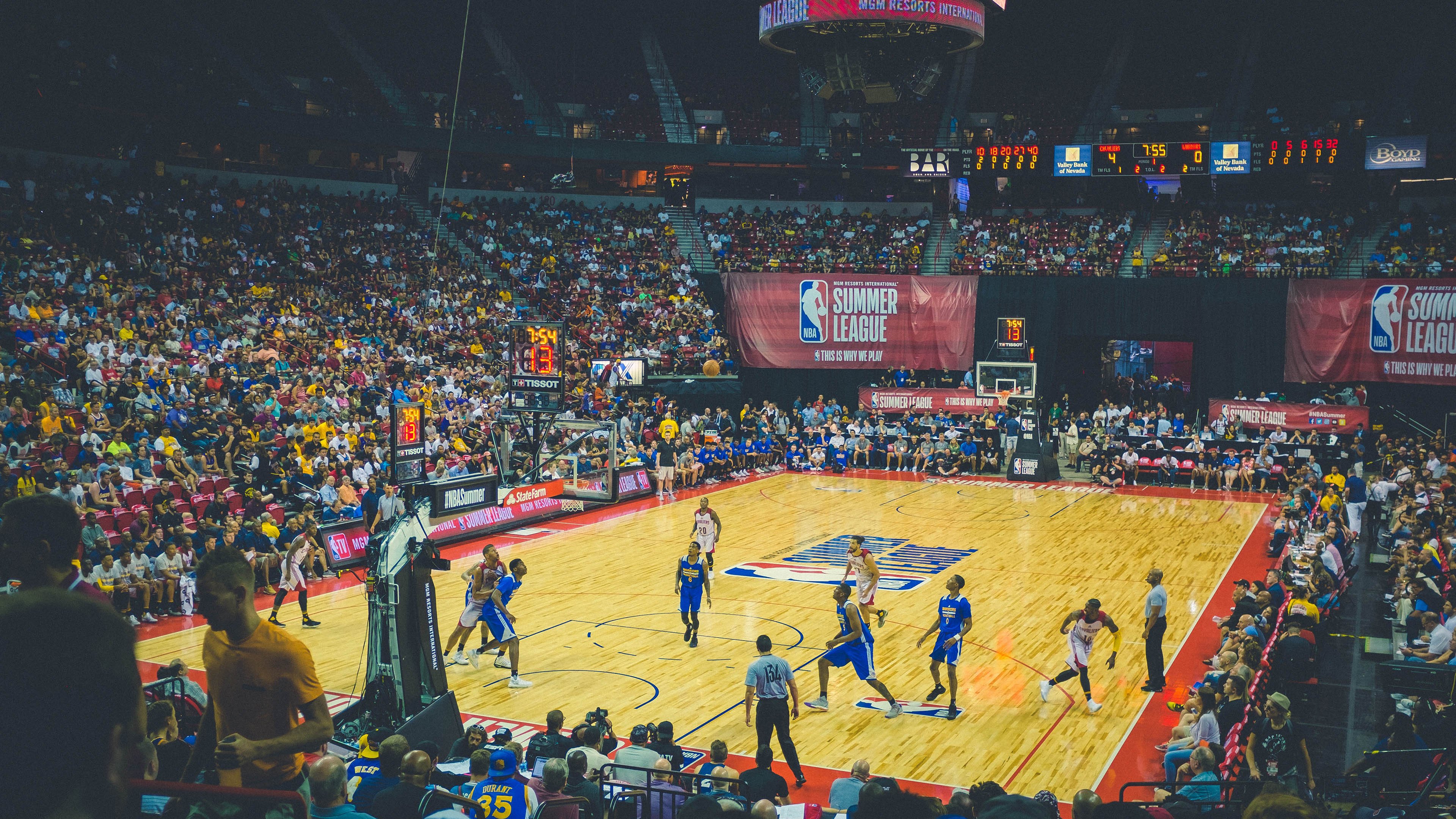 广厦男篮季后赛绝杀上海海港，王楚钦砍下10记关键球，全场沸腾